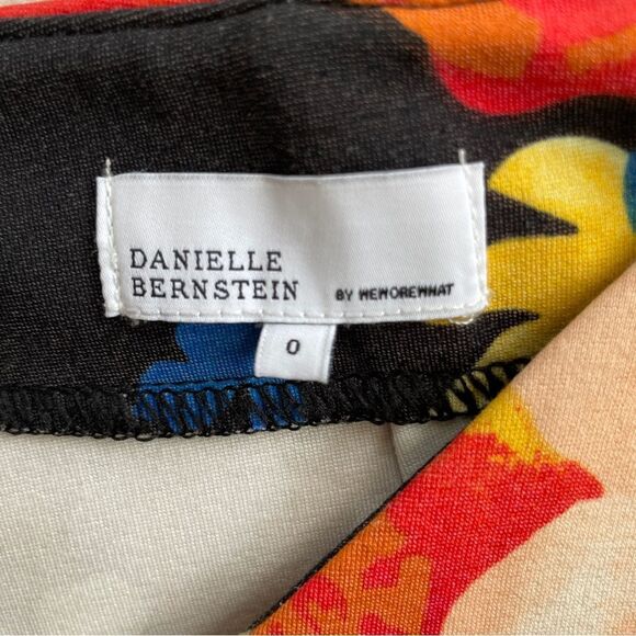 DANIELLE BERNSTEIN BY WEWOREWHAT SCOOP FRONT PANTS IN TROPICANA PRINCIPAL - Picture 7 of 7